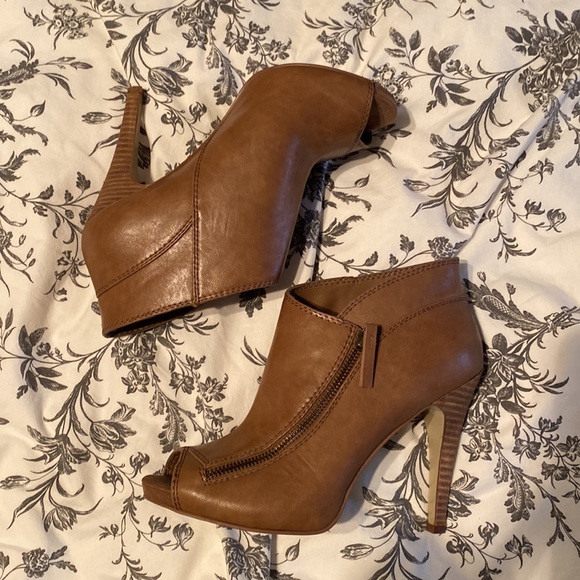 Nine West Heels - Picture 4 of 4